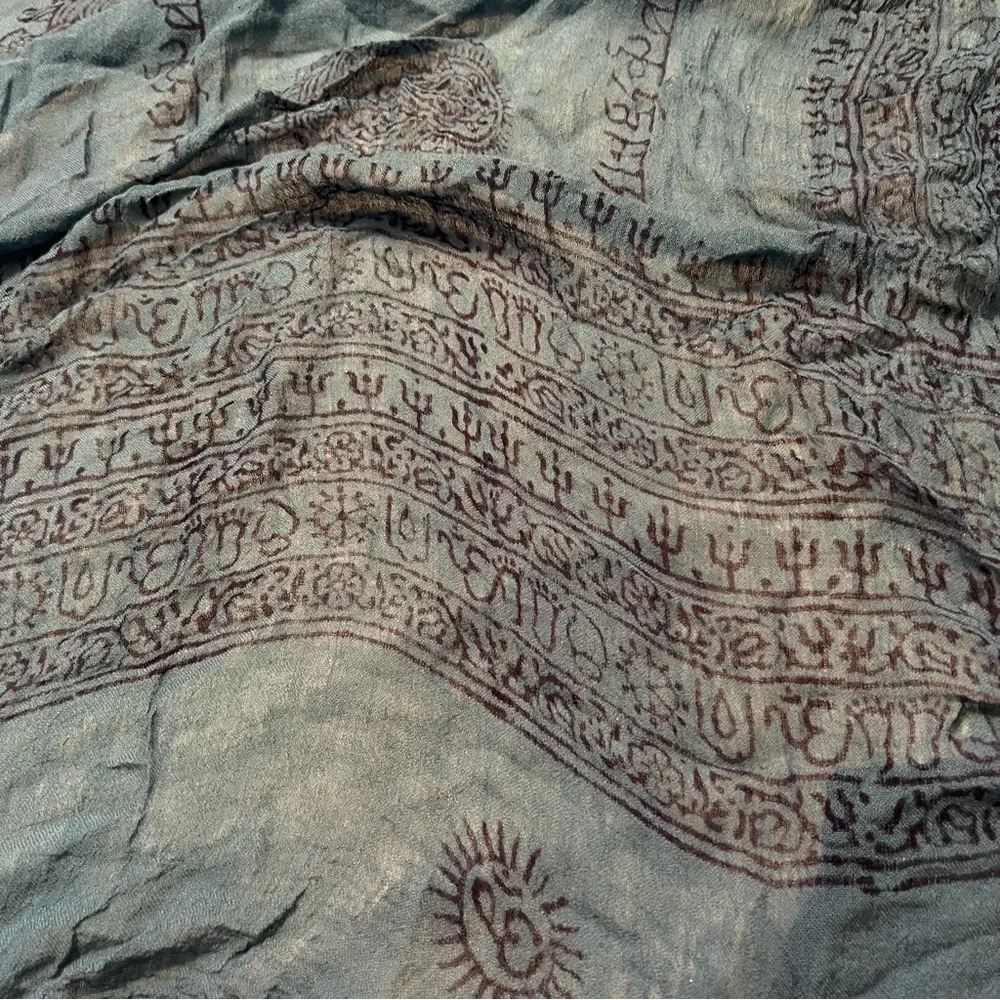 Elegant Blue Patterned Scarf